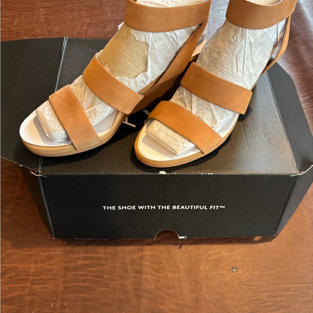 NIB-Naturalizer Brown Wedge Sandals for Women - Picture 11 of 16